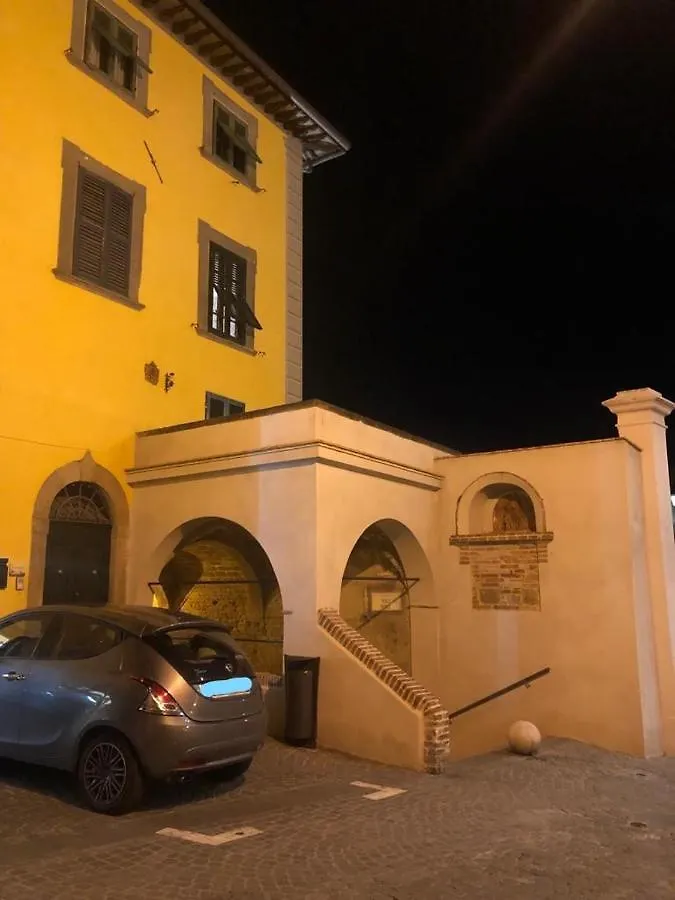 La Terrazza Di Susanna Peccioli 0*,
